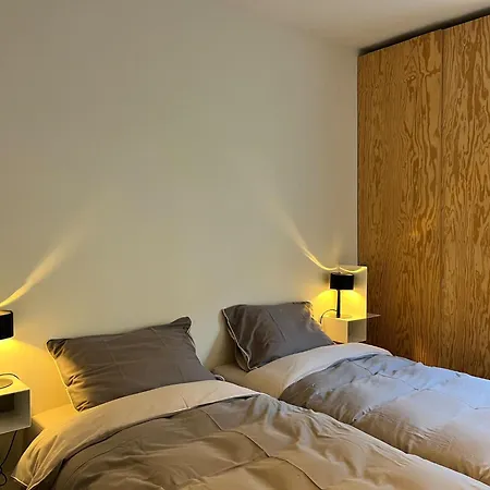 Near The * 尼乌波特